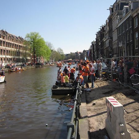 Amsterdam Hostel Uptown Bagian luar foto