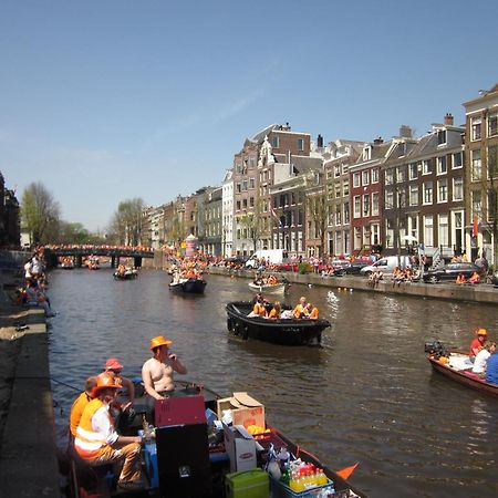 Amsterdam Hostel Uptown Bagian luar foto
