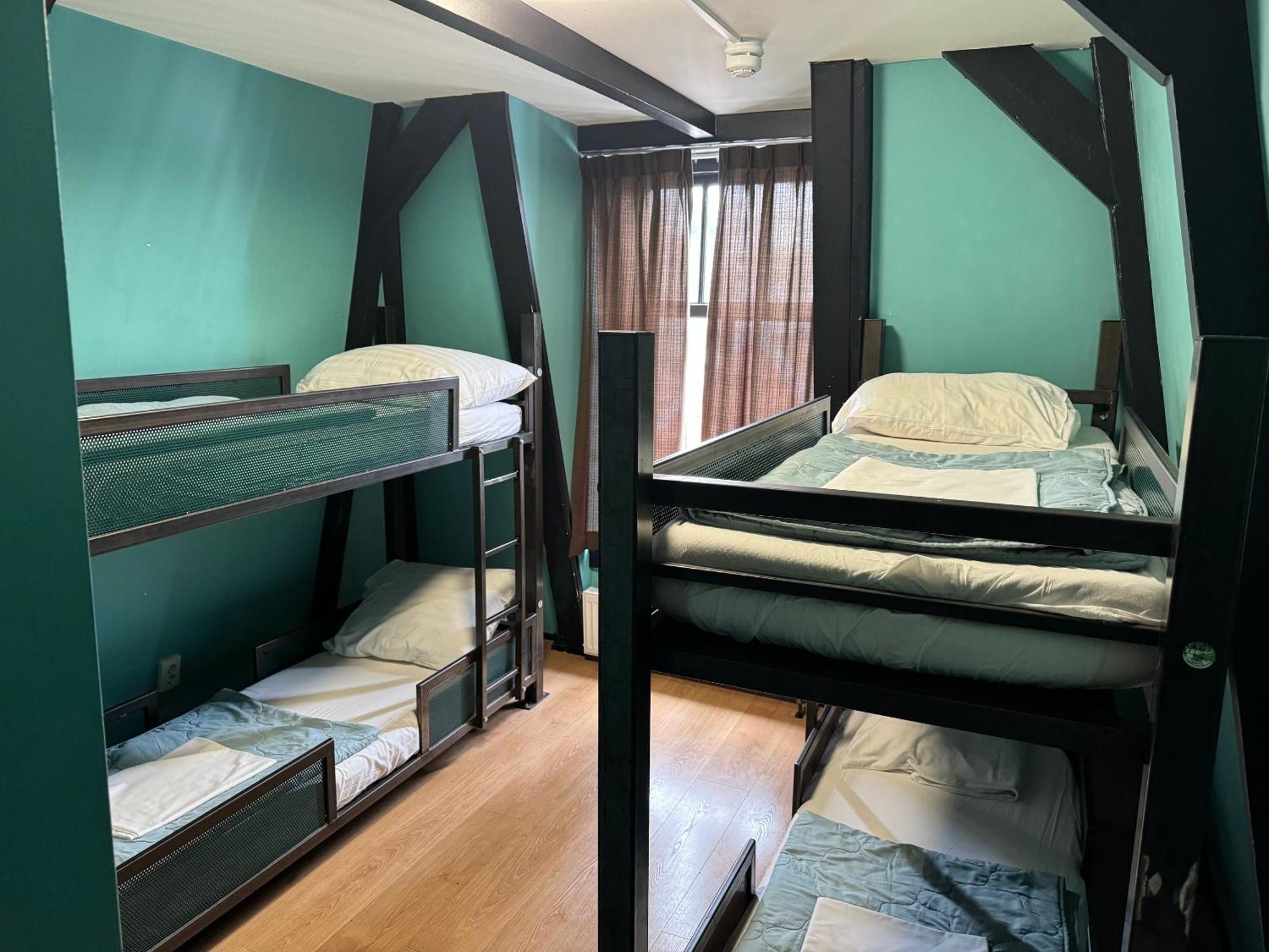 Amsterdam Hostel Uptown Bagian luar foto
