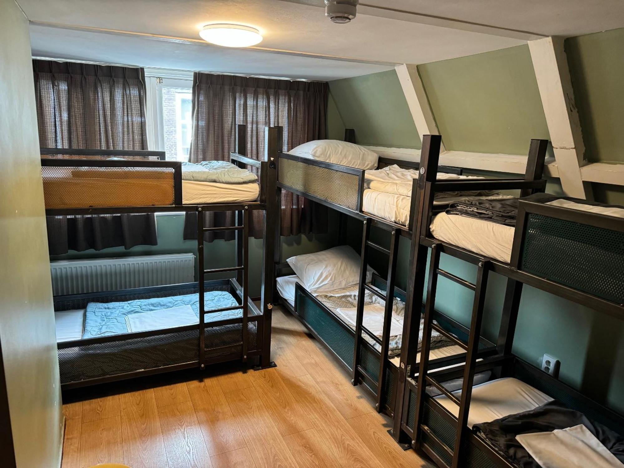Amsterdam Hostel Uptown Bagian luar foto