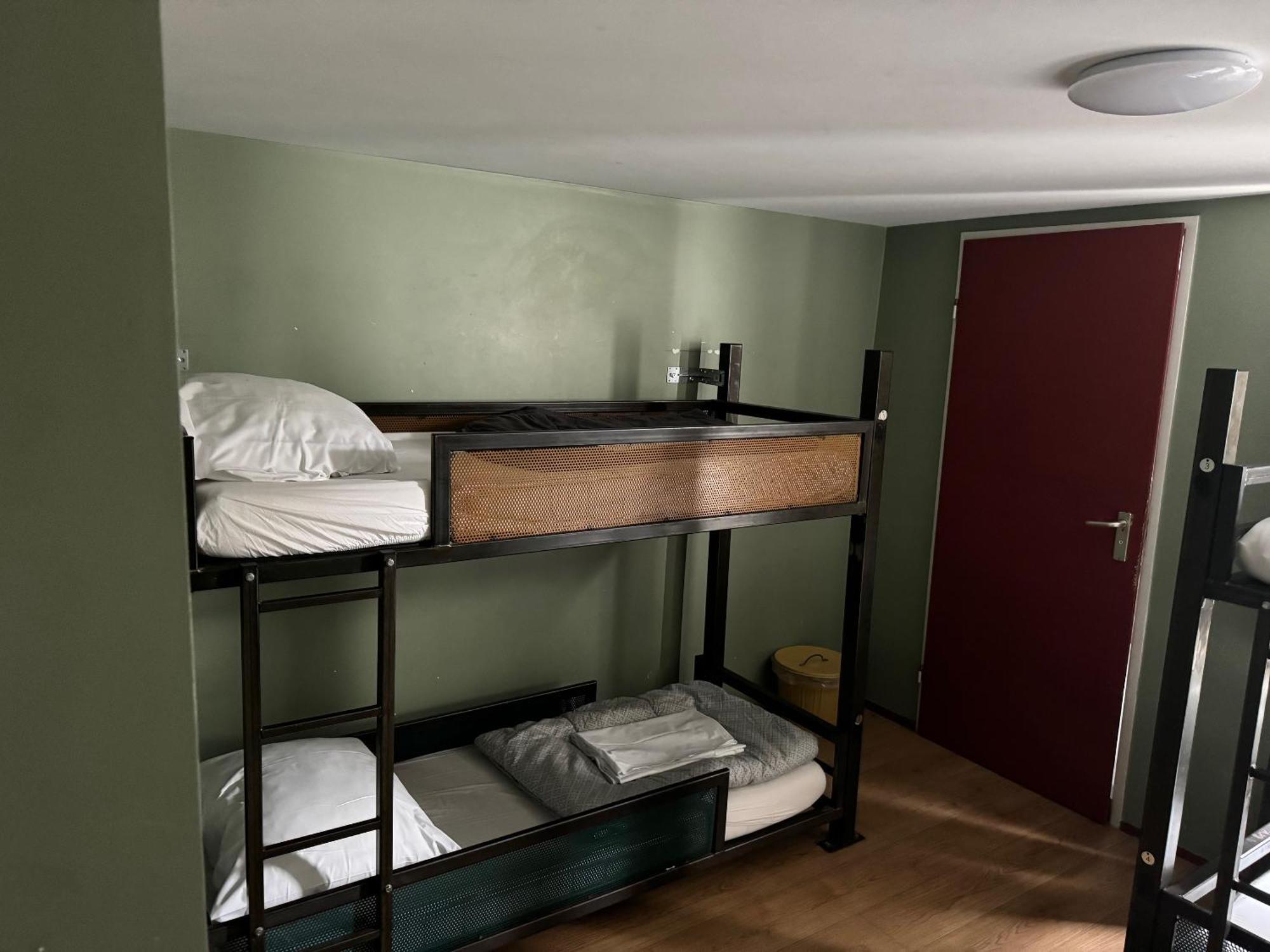 Amsterdam Hostel Uptown Bagian luar foto